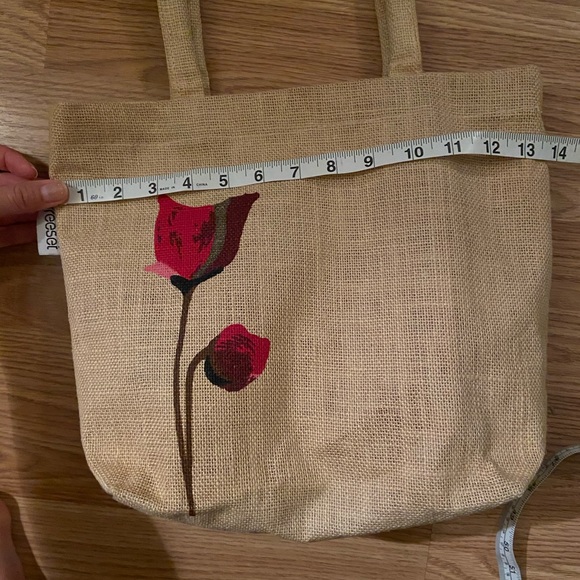 Beige Burlap “Basket” Purse with Tulip 🌿 - Picture 5 of 5